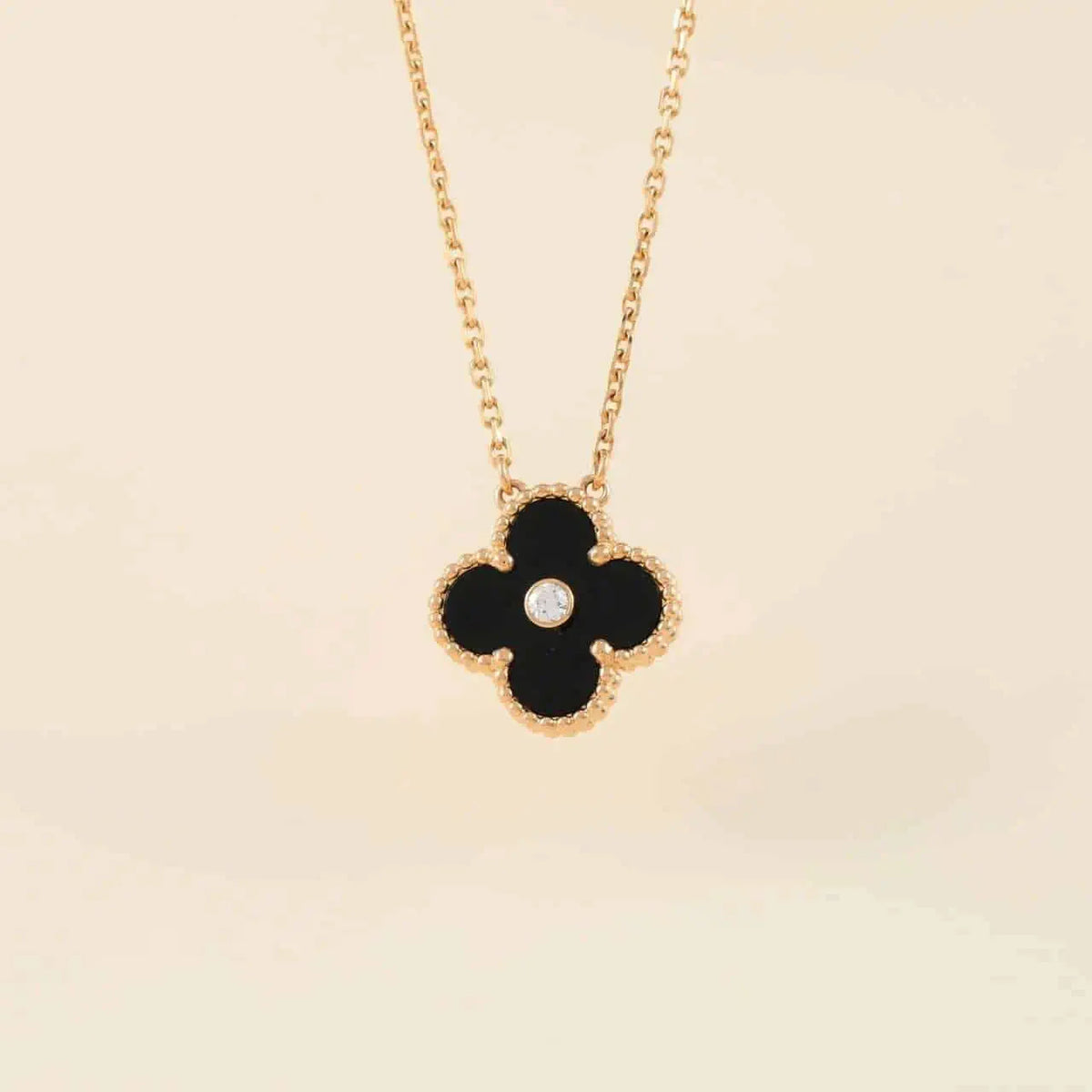 [Cyra]  CLOVER 15MM DIAMOND ONYX NECKLACE