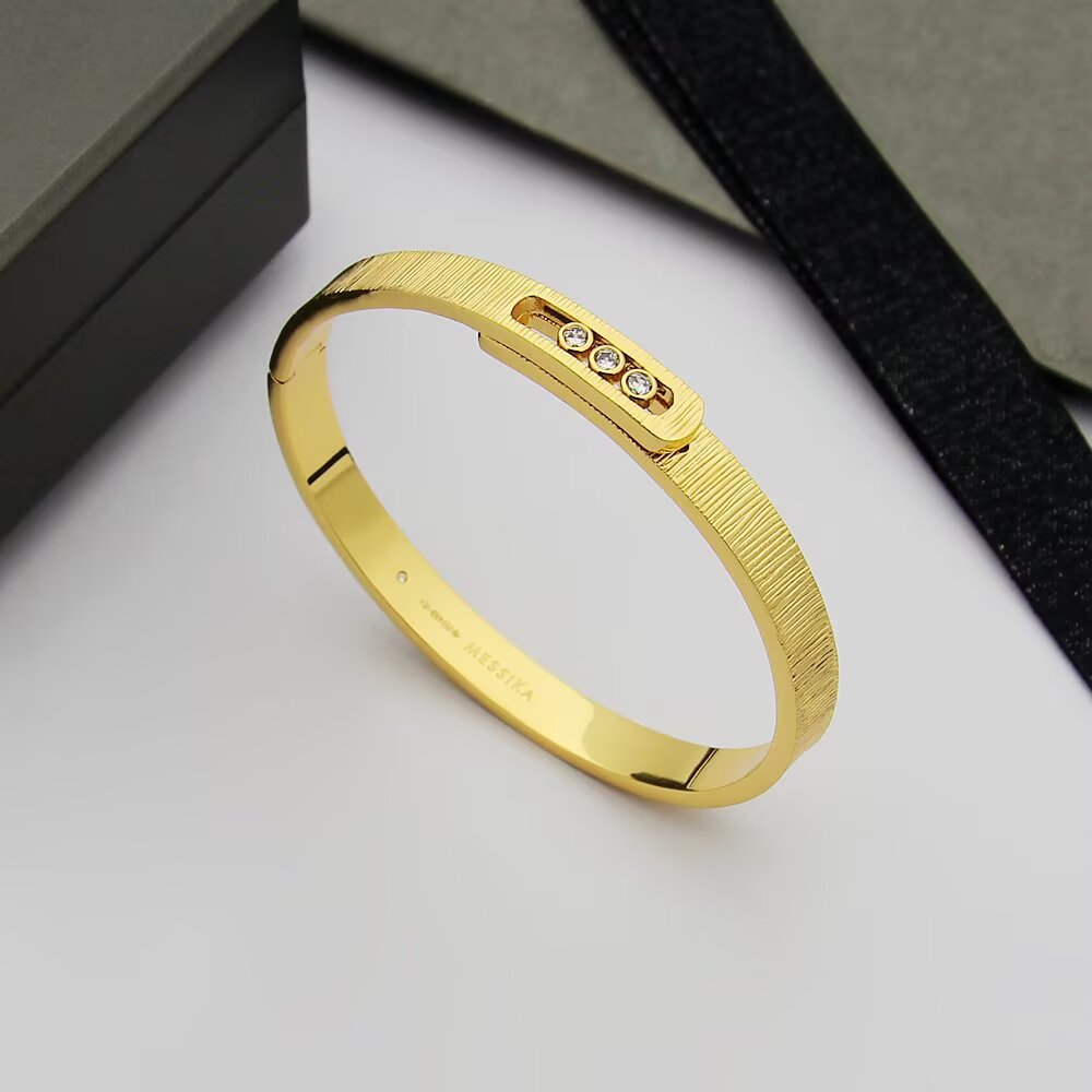 [Cyra] Move Noa Ciselé bangle