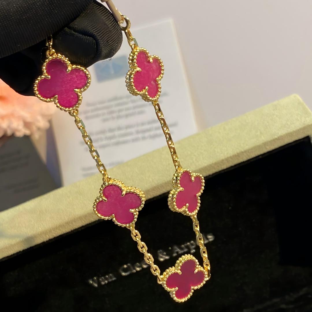 [Cyra] NEW CLOVER 5 MOTIFS PINK ENAMEL BRACELET