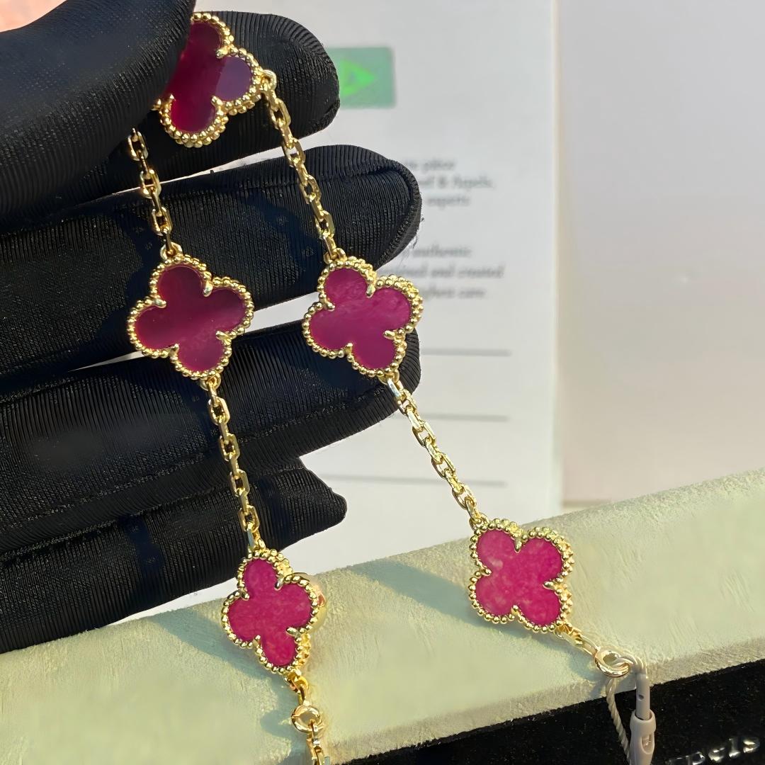 [Cyra] NEW CLOVER 5 MOTIFS PINK ENAMEL BRACELET