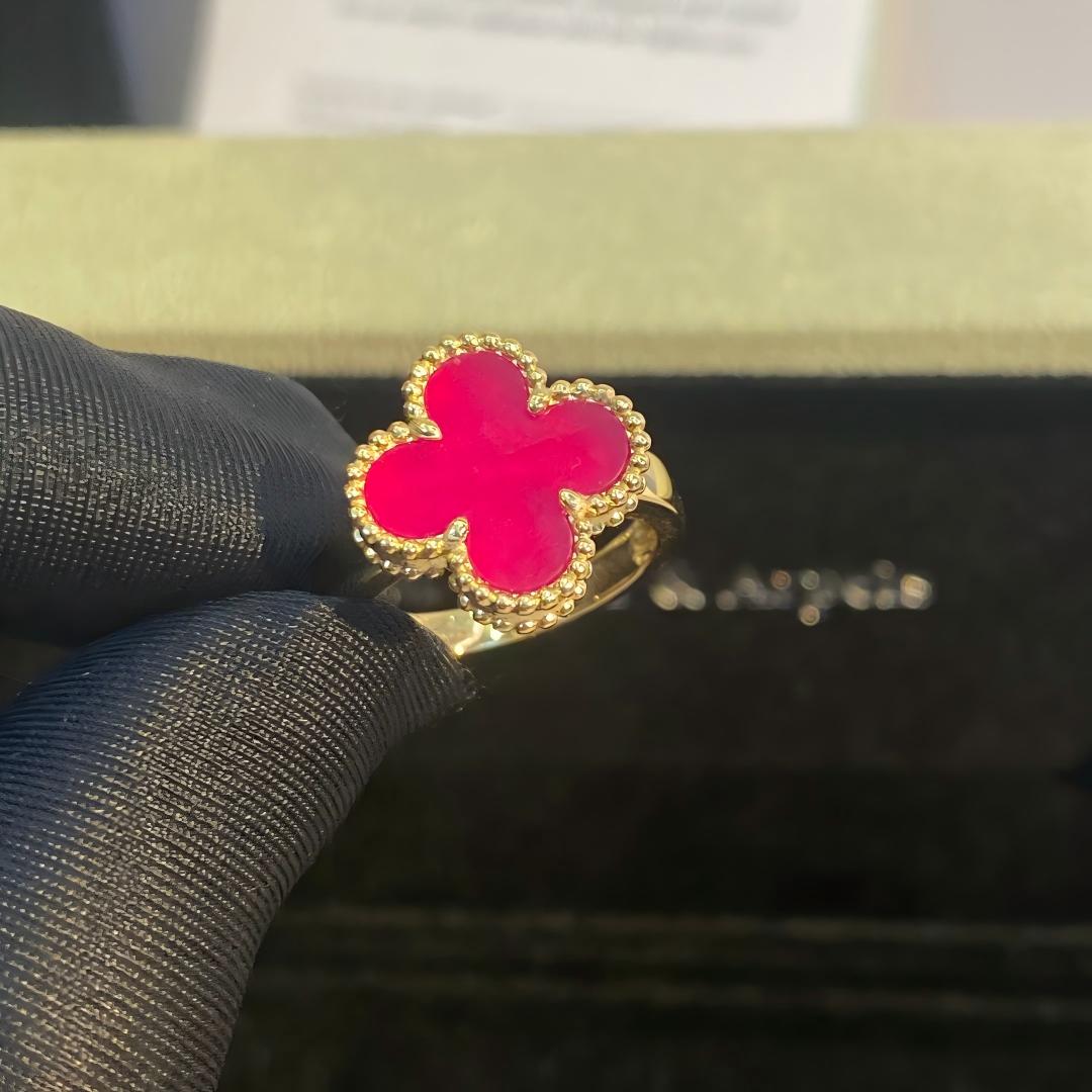 [Cyra] NEW CLOVER PINK ENAMEL RINGS