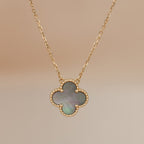 [Cyra] CLOVER 15MM GRAUE PERLMUTTKETTE