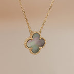 [Cyra] CLOVER 15MM GRAUE PERLMUTTKETTE