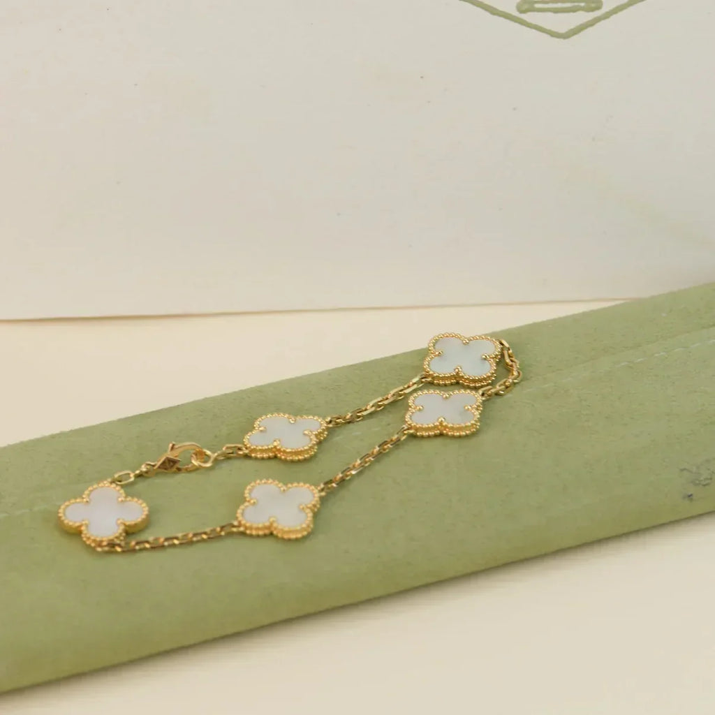 [Cyra] New CLOVER WHITE PEARL MOP 5 MOTIF BRACELET COLLECTION