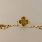 {
  "Cyra": "Neue CLOVER 5 MOTIVE TIGERAUGE ARMBAND KOLLEKTION"
}