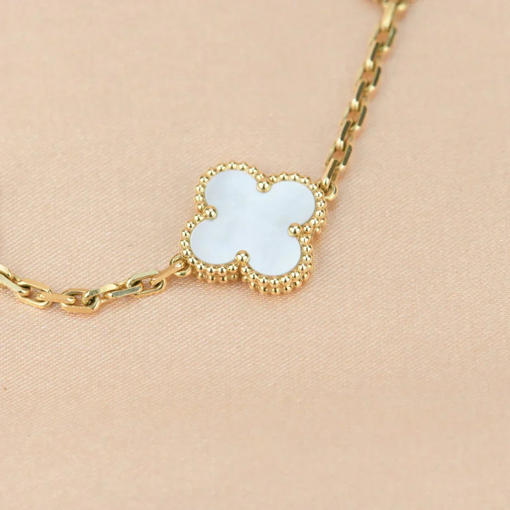 [Cyra] New CLOVER WHITE PEARL MOP 5 MOTIF BRACELET COLLECTION