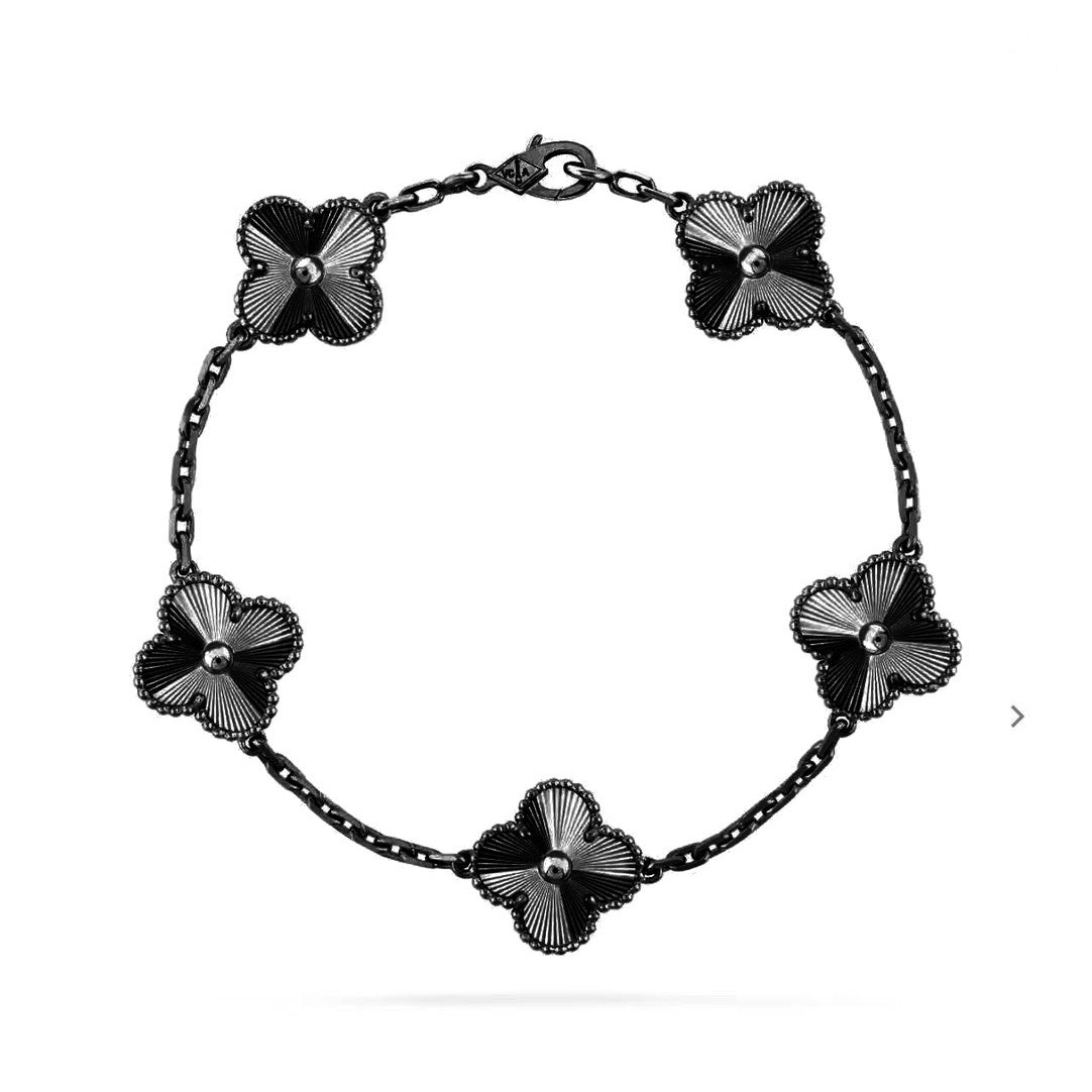 [Cyra] New CLOVER 5 MOTIF BLACK BRACELET
