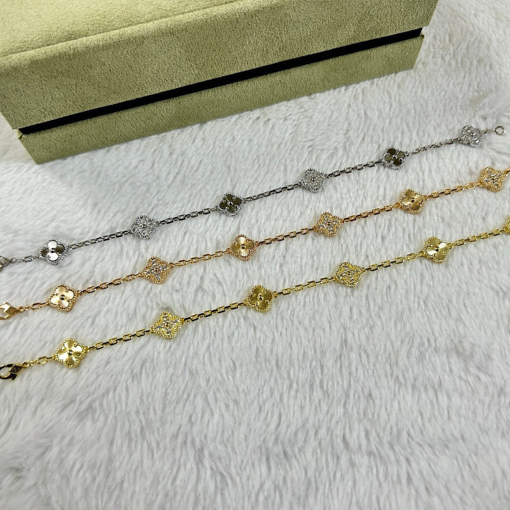 [Cyra] CLOVER 6 MOTIF DIAMOND LASER BRACELET