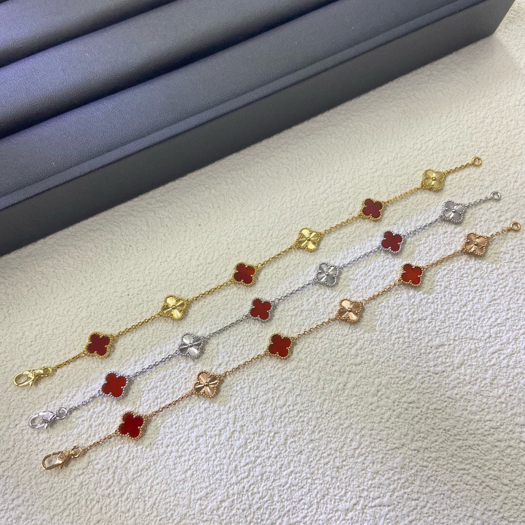 [Cyra] CLOVER 6 MOTIF RED AGATE LASER BRACELET