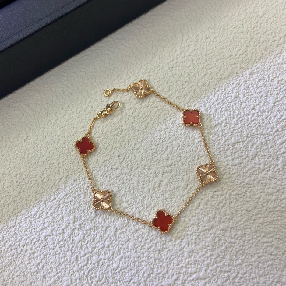 [Cyra] CLOVER 6 MOTIF RED AGATE LASER BRACELET