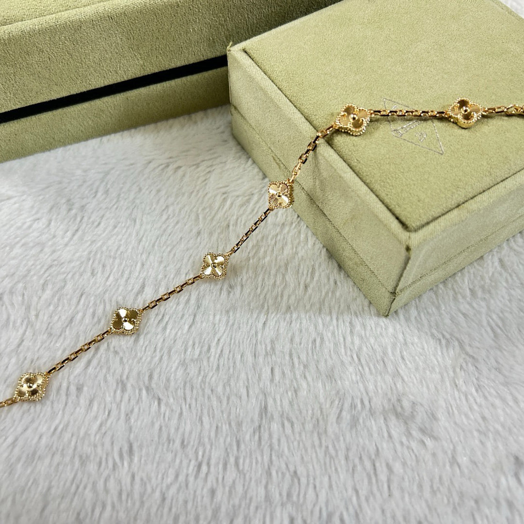 [Cyra] New CLOVER 6 MOTIF LASER BRACELET