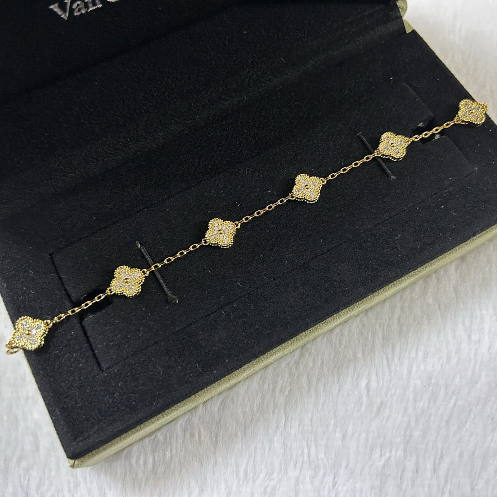 [Cyra] Neues CLOVER 6 MOTIV DIAMANTARMBAND
