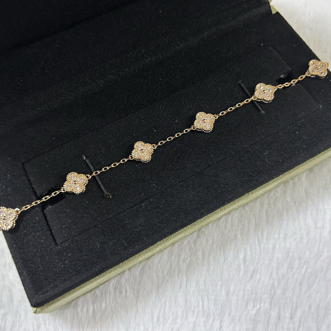 [Cyra] New CLOVER 6 MOTIF DIAMOND BRACELET
