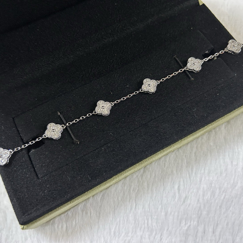 [Cyra] Neues CLOVER 6 MOTIV DIAMANTARMBAND