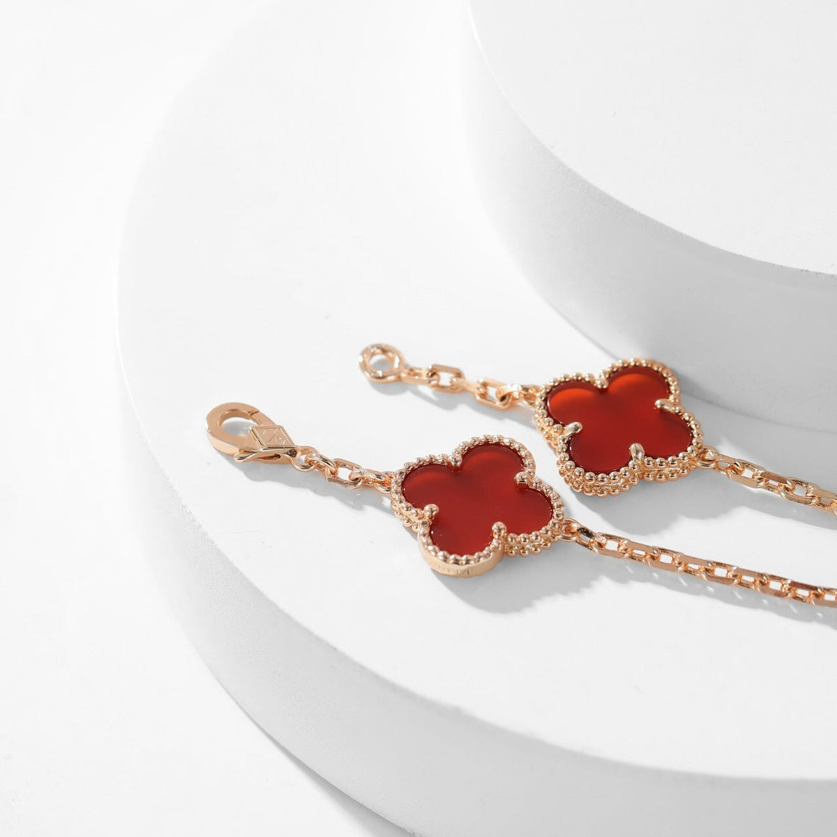 [Cyra]  CLOVER 10 MOTIFS CARNELIAN NECKLACE