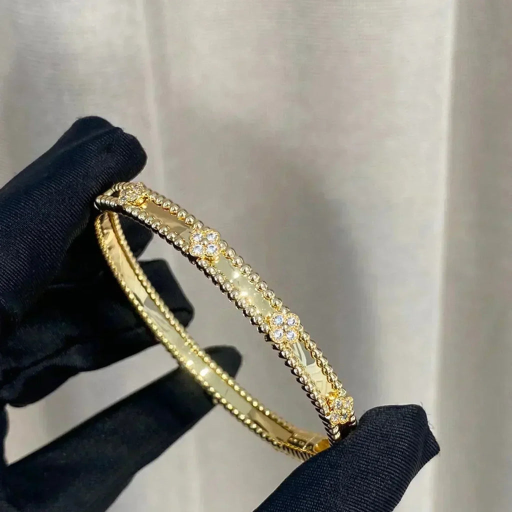 [Cyra]  CLOVER BRACELET 4MM DIAMONDS