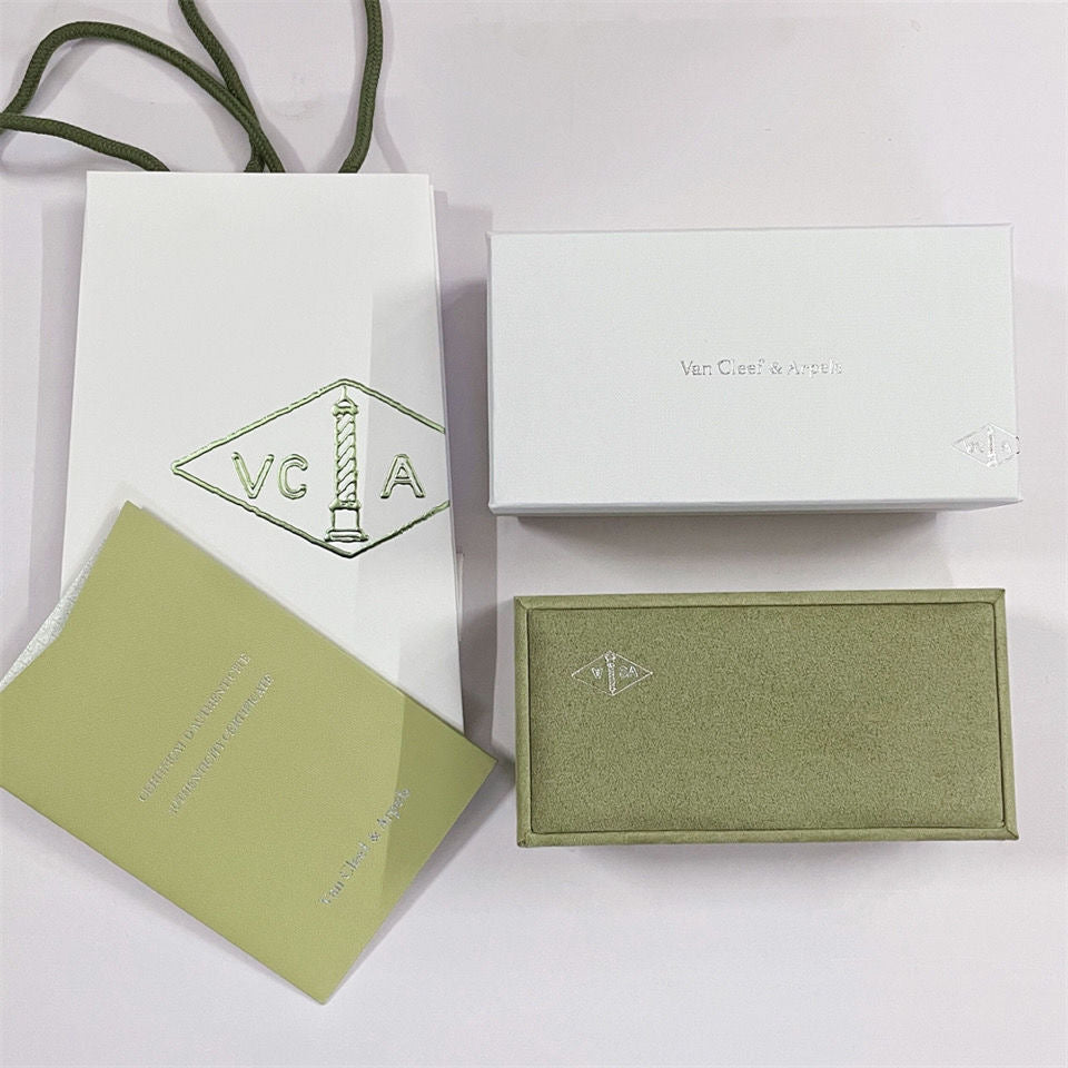 [Cyra]  VA CLOVER BRACELET NECKLACE RING BOX GIFT BAG