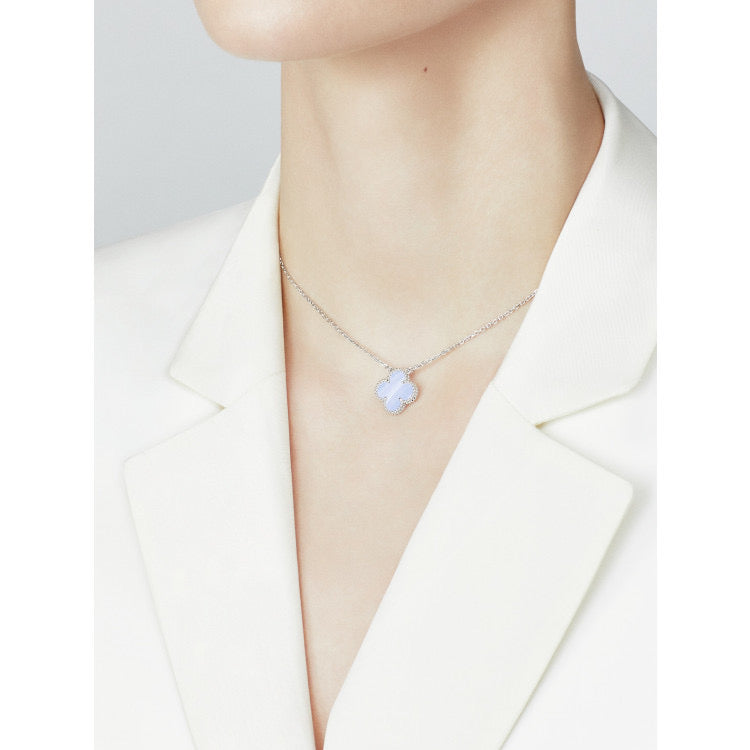 [Cyra]  CLOVER 15MM BLUE CHALCEDONY NECKLACE SILVER