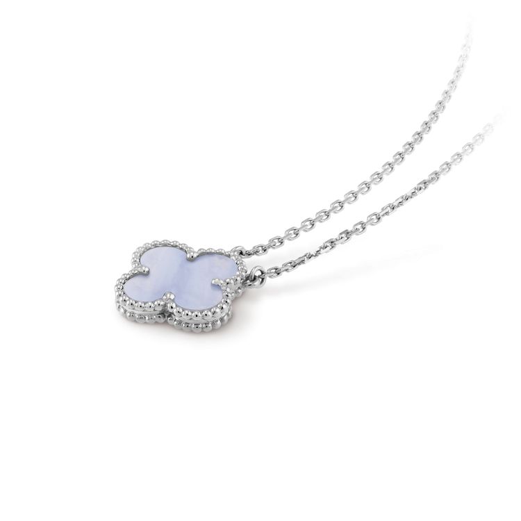 [Cyra] CLOVER 15MM BLUE CHALCEDONY NECKLACE SILVER