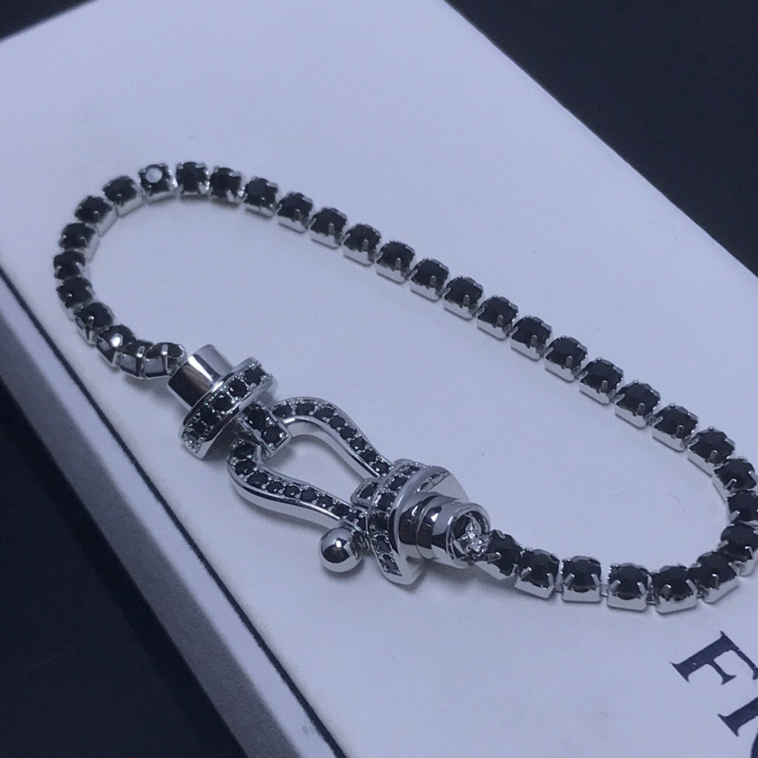[Cyra]  FORCE  LARGE HORSESHOE FULL DIAMOND TENNIS BRACELET