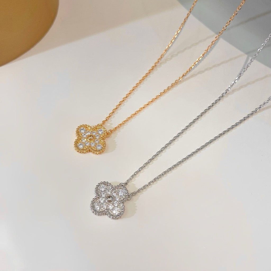 [Cyra]  KLEEBLATT 15MM DIAMANT EINZELNE BLÜTE HALSKETTE