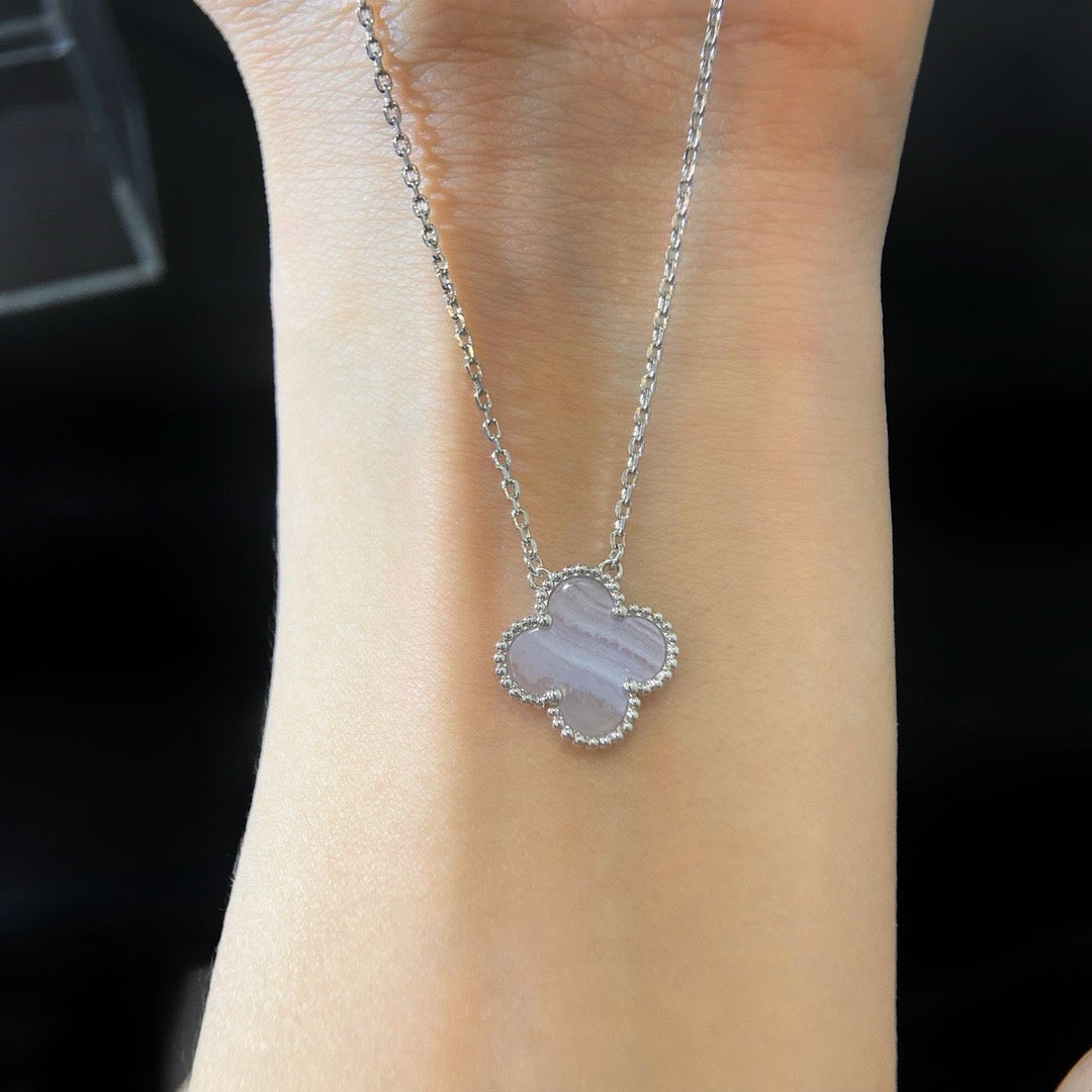[Cyra]  CLOVER 15MM BLUE CHALCEDONY NECKLACE SILVER