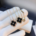 [Cyra]  CLOVER 15MM DIAMOND ONYX NECKLACE