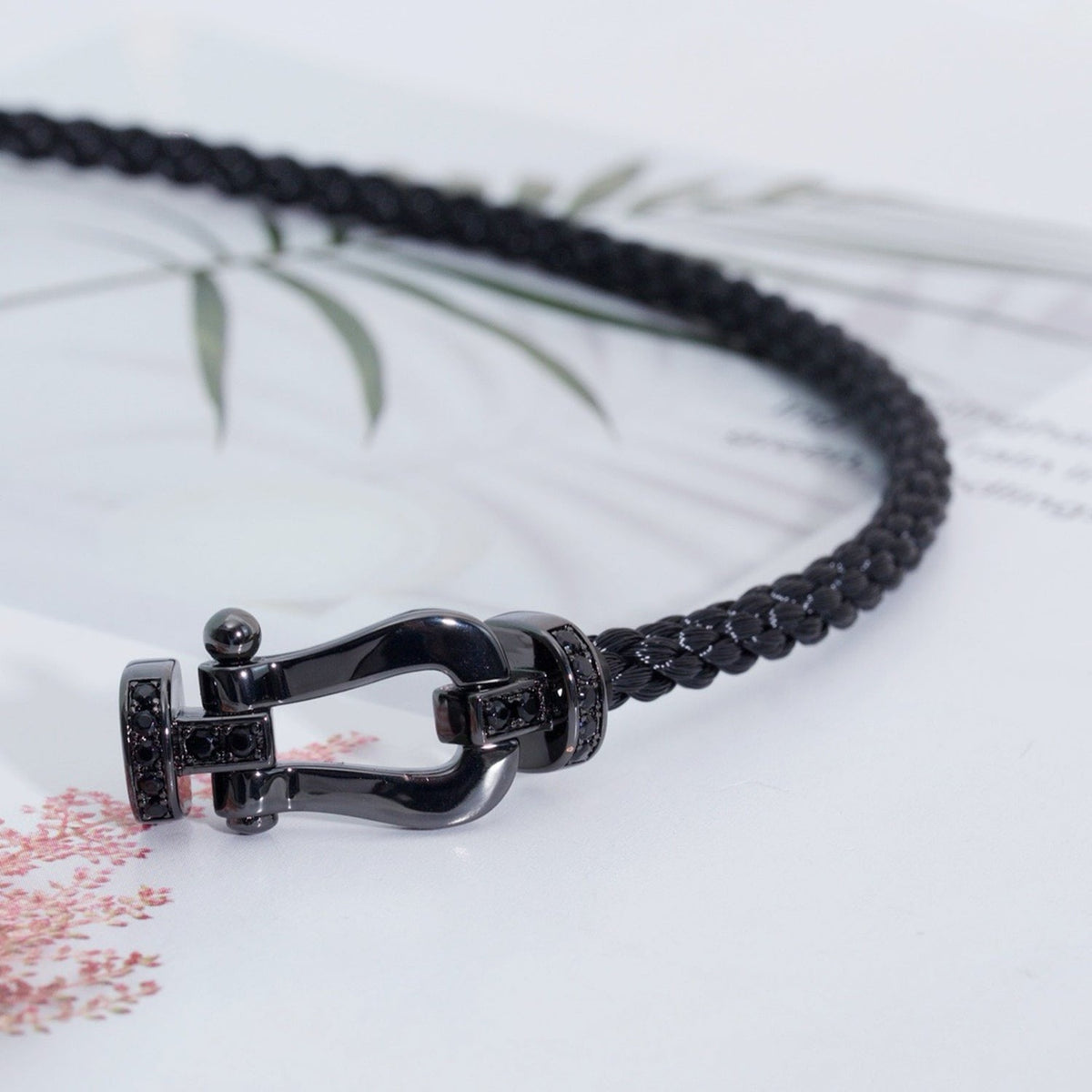 [Cyra]  FORCE LARGE SERIES HORSESHOE BLACK SAMURAI BRACELET