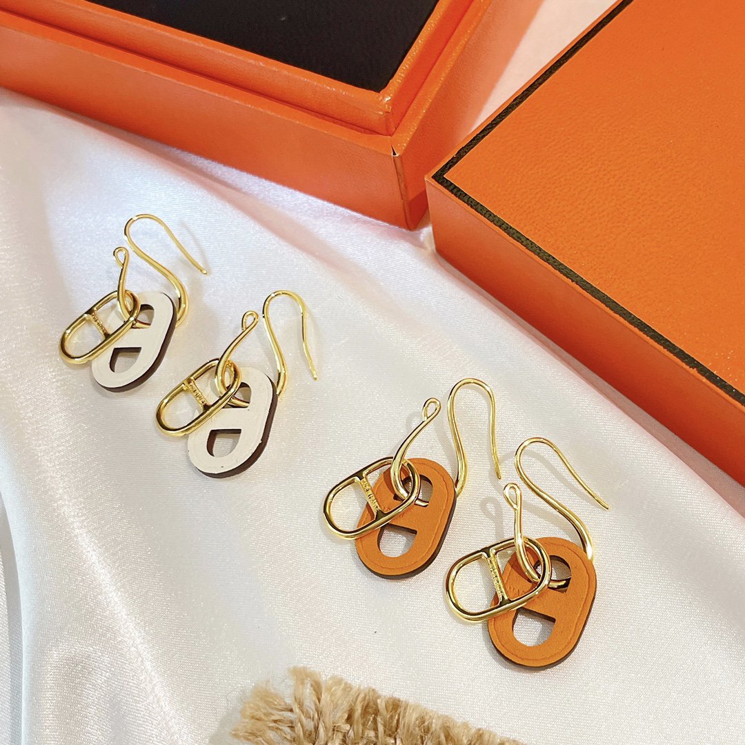 [Cyra]  HM O'MAILLON GOLD EARRINGS