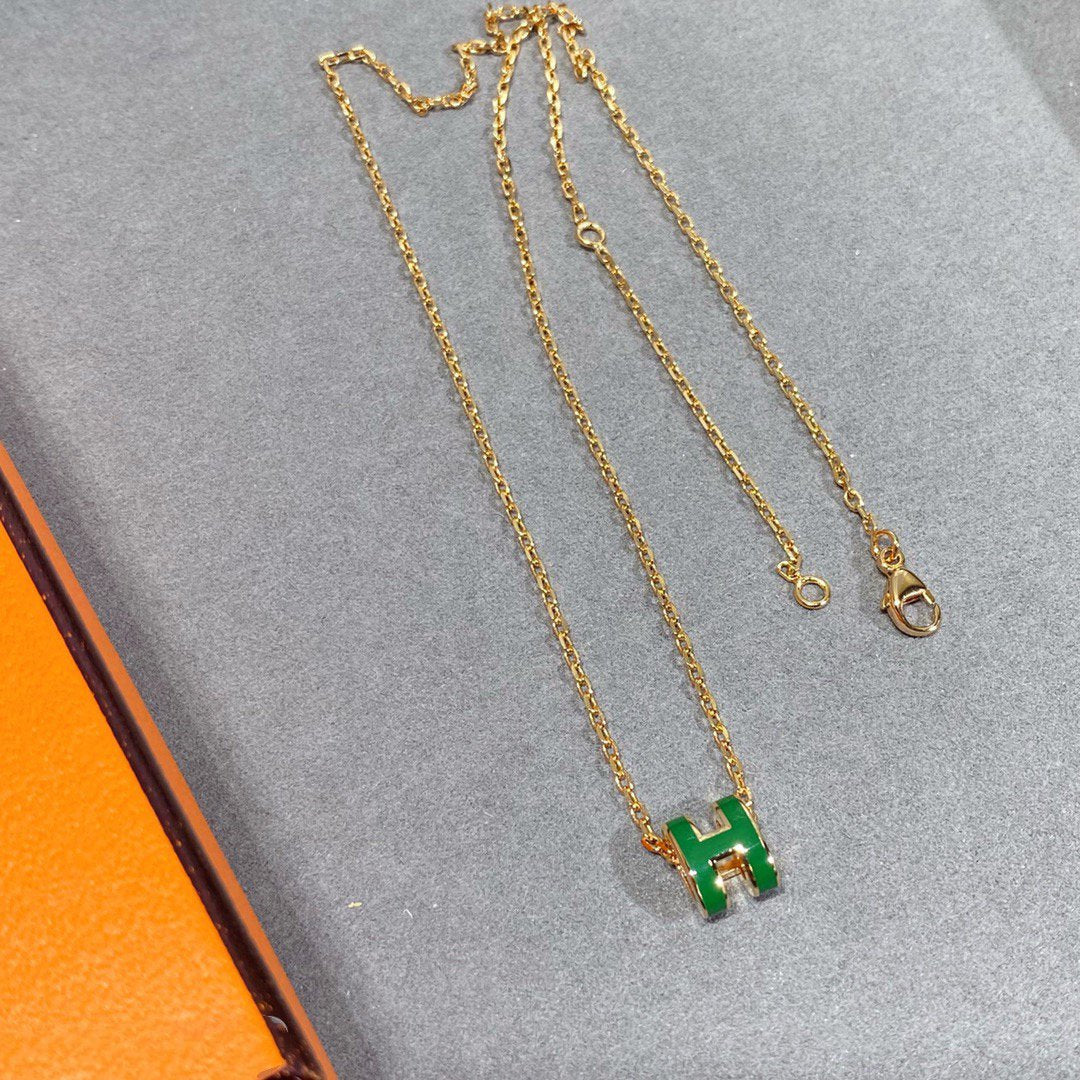 [Cyra]  POP H GREEN NECKLACE SILVER AND GOLD