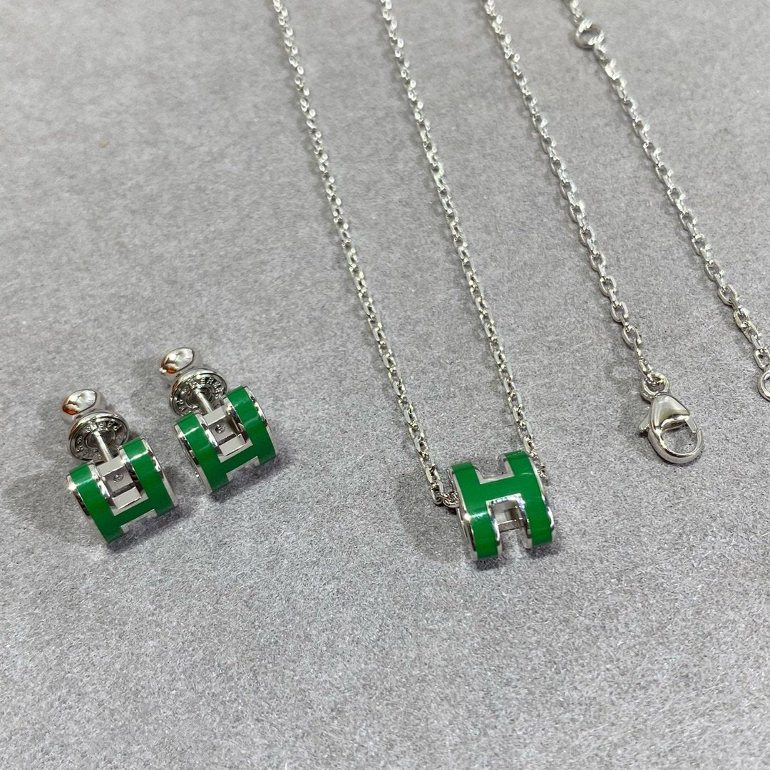 [Cyra]  POP H GREEN NECKLACE SILVER AND GOLD
