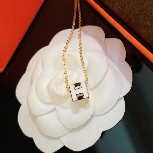 [Cyra] H-HALSKETTE QUADRAT GOLD