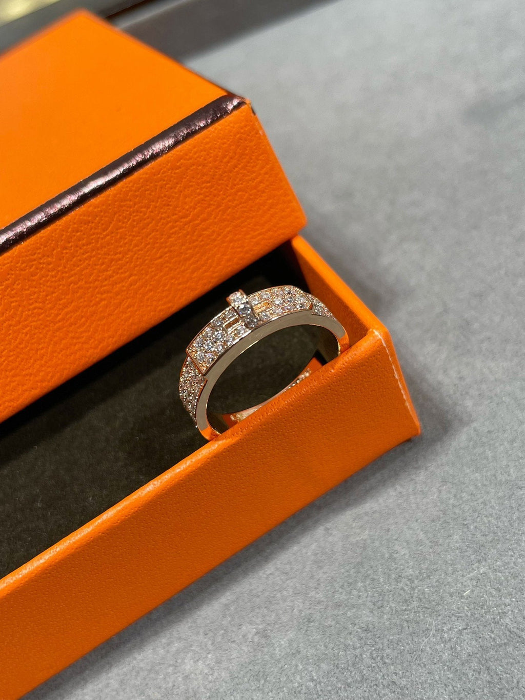 [Cyra]  KELLY PINK GOLD DIAMOND RING