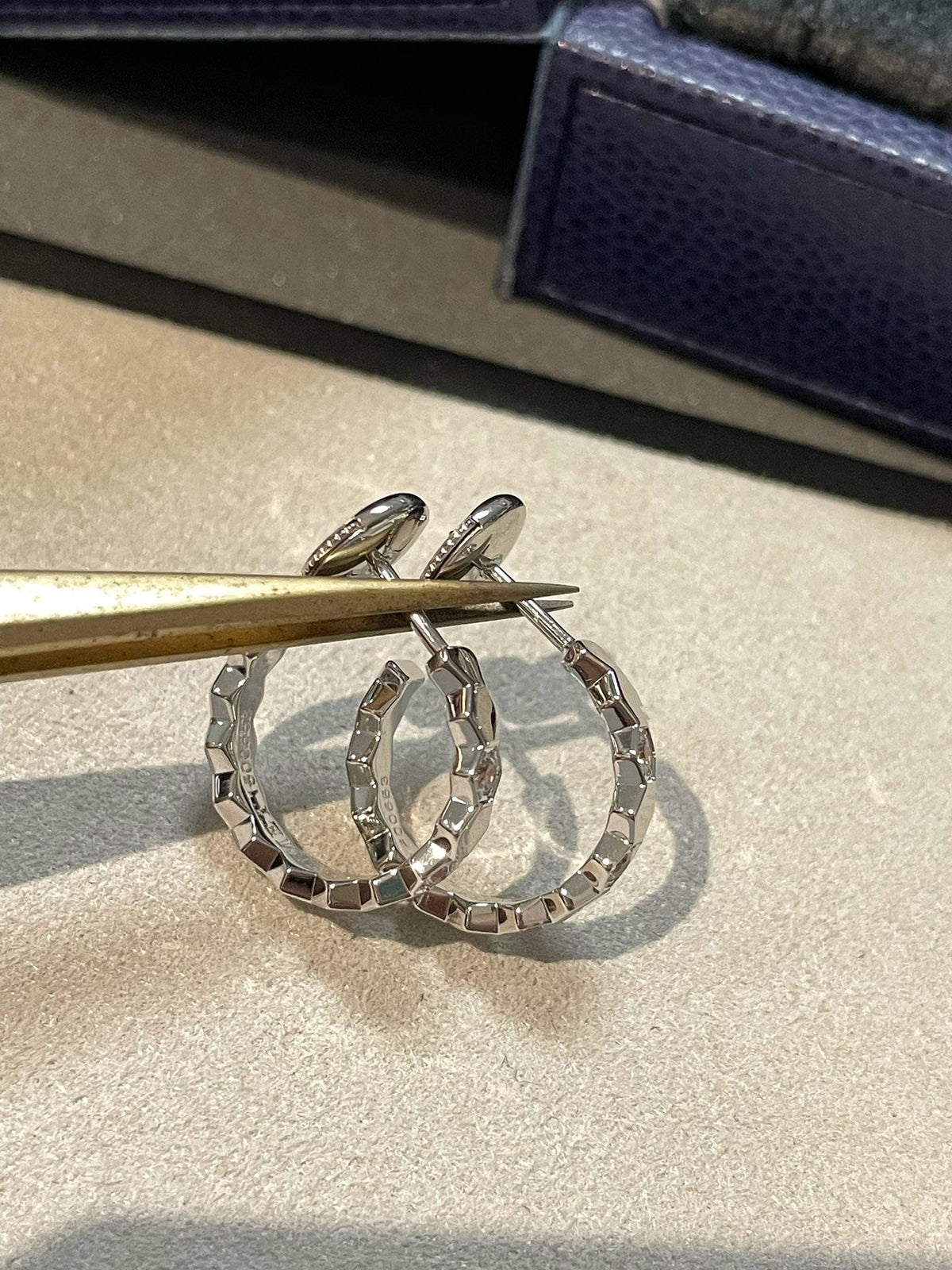 [Cyra]  BEE LOVE Earrings Silver