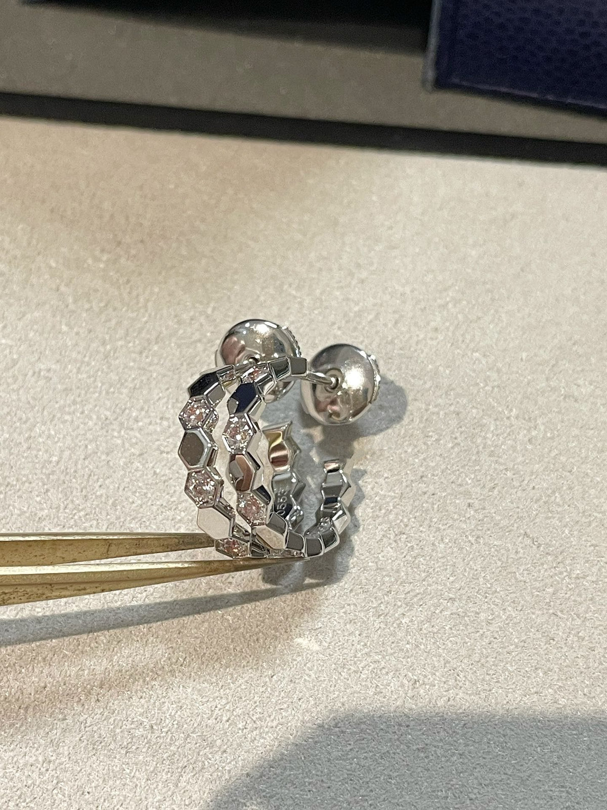 [Cyra]  BEE LOVE Earrings Silver