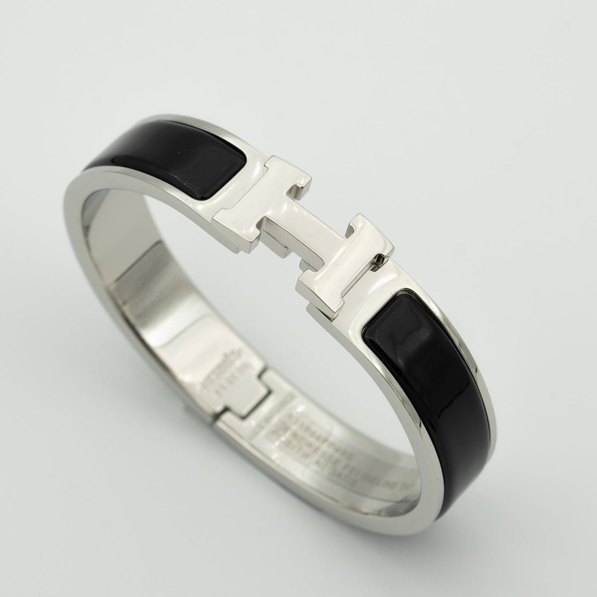 [Cyra]  H BLACK BRACELET