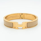 [Cyra] H GRAUES ARMBAND