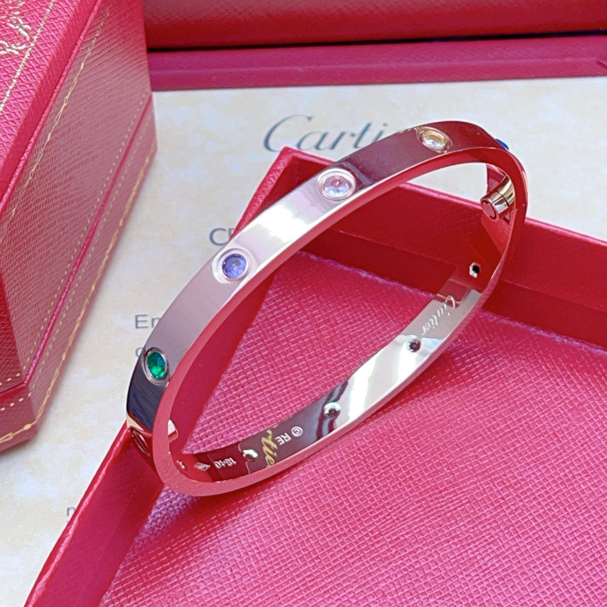 [Cyra]  2026 REGENBOGEN-LIEBESARMBAND 6,1 MM 10 DIAMANTEN