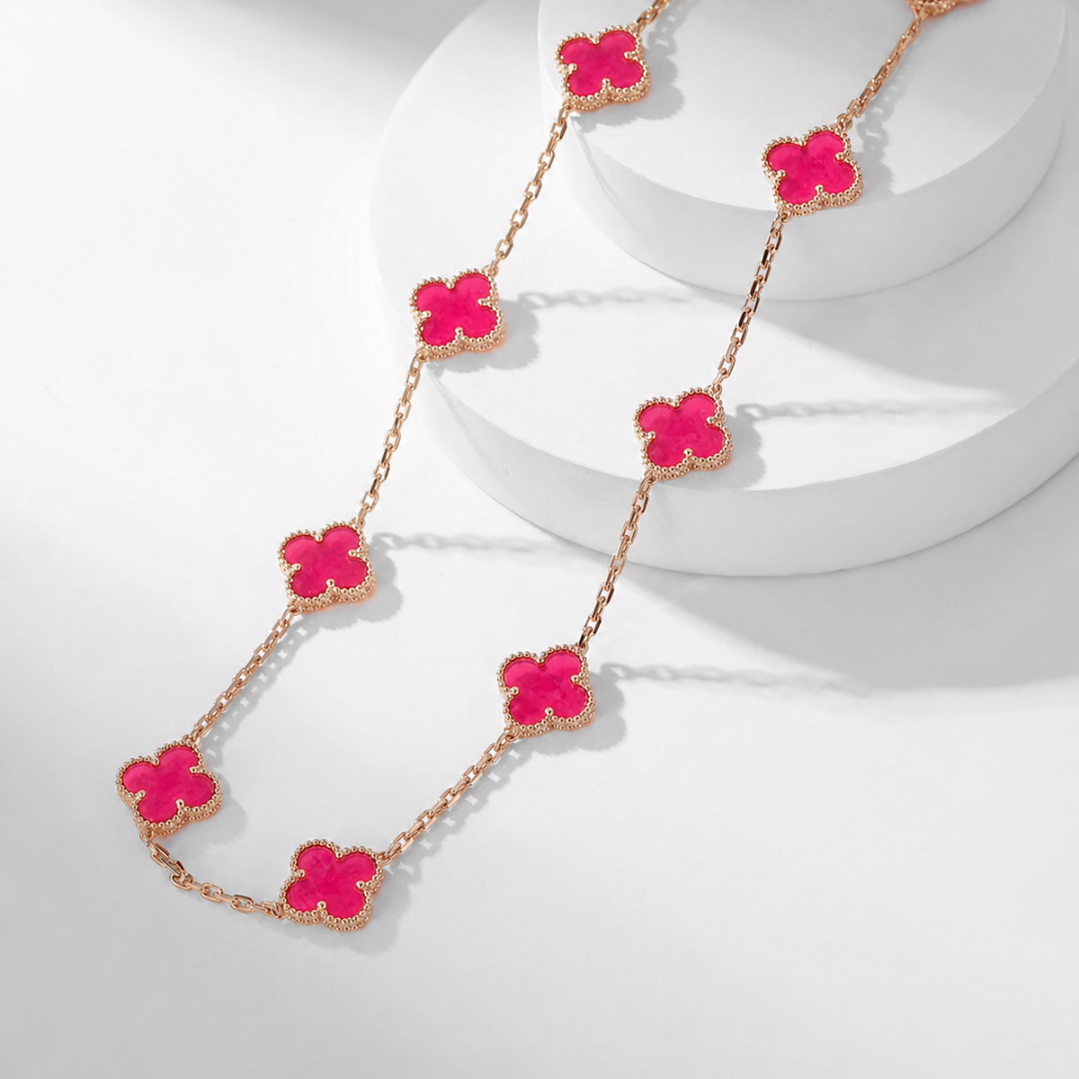 [Cyra] NEUE CLOVER 10 MOTIVE HALSKETTE MIT ROSA EMAILLE
