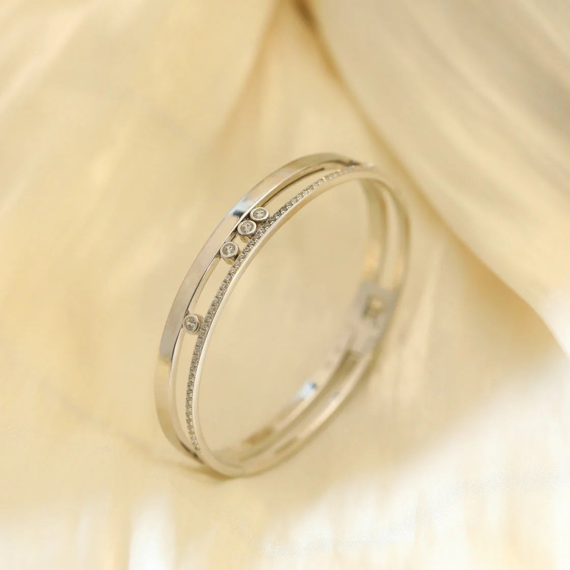 [Cyra] Move Romane Diamant-Armreif
