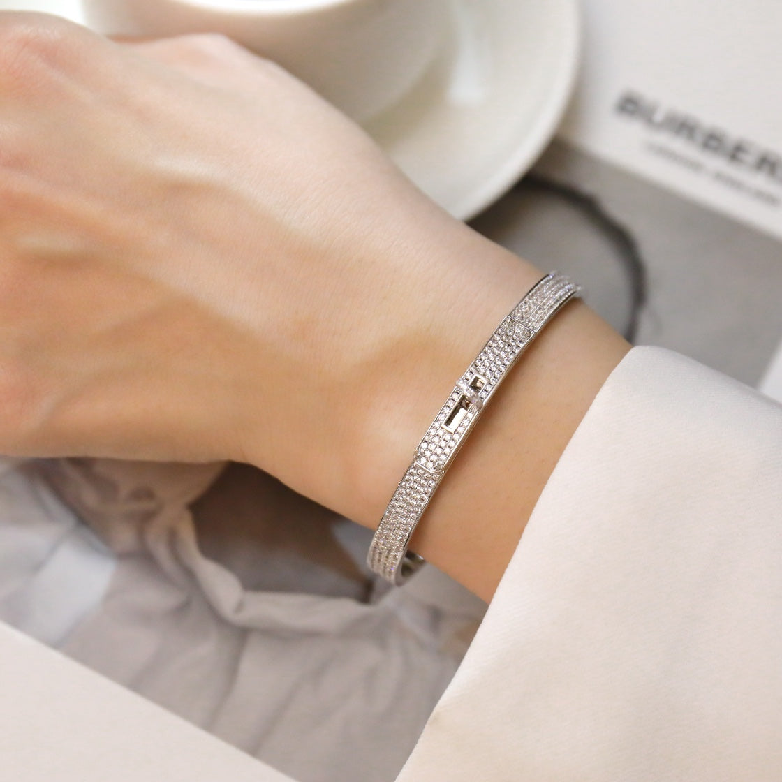 [Cyra]  KELLY BRACELET DIAMOND PAVED