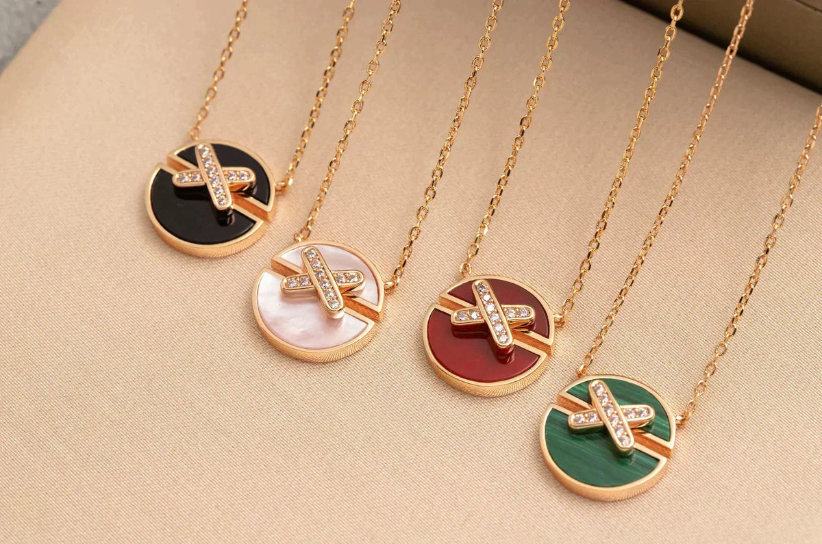 [Cyra]  JEUX DE ROSE GOLD DIAMOND NECKLACE