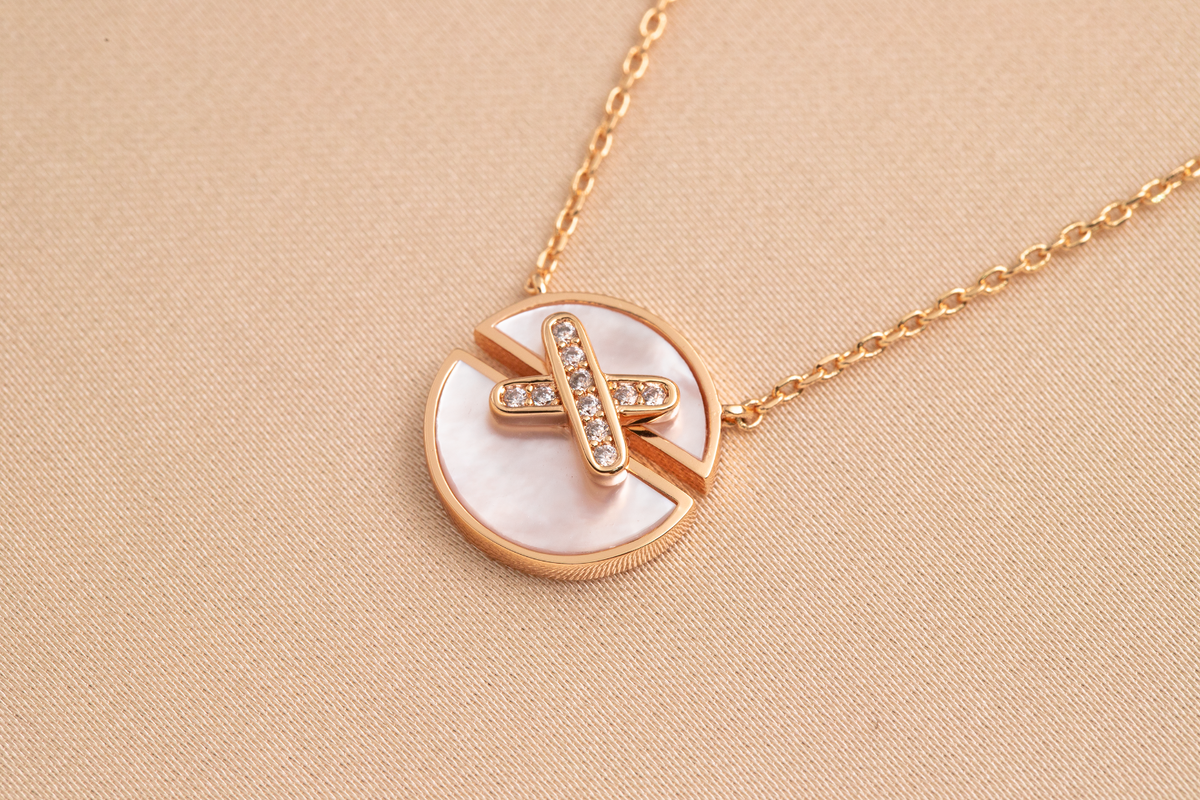 [Cyra]  JEUX DE PINK GOLD DIAMOND NECKLACE