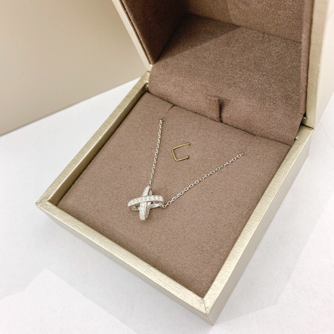 [Cyra]  JEUX DE DIAMOND NECKLACE