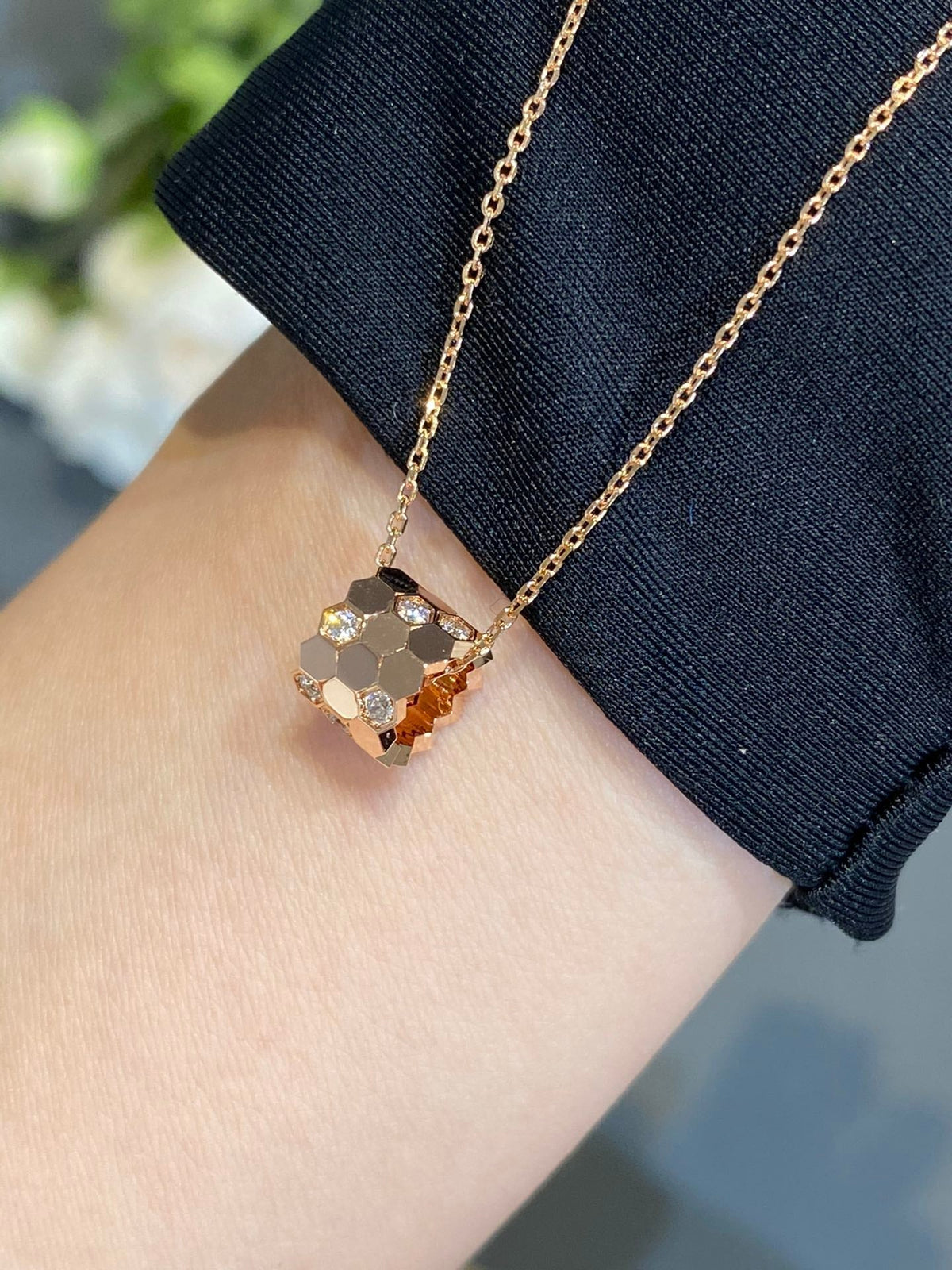 [Cyra]  BEE LOVE DIAMOND NECKLACE