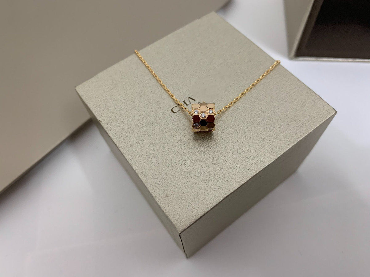 [Cyra]  BEE LOVE DIAMOND NECKLACE