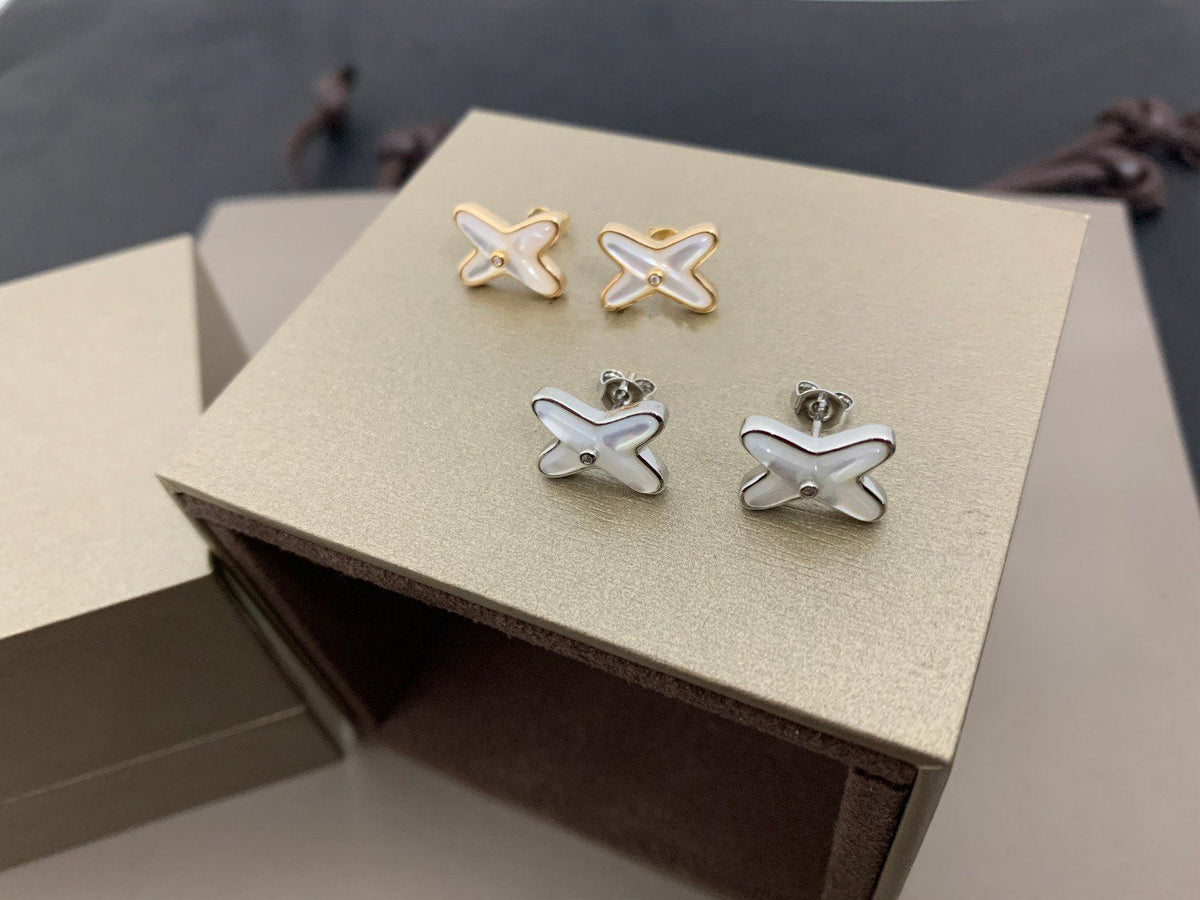 [Cyra]  JEUX DE WHITE MOP SILVER DIAMOND EARRINGS