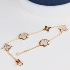 [Cyra]  LEAF CLOVER BRACELET