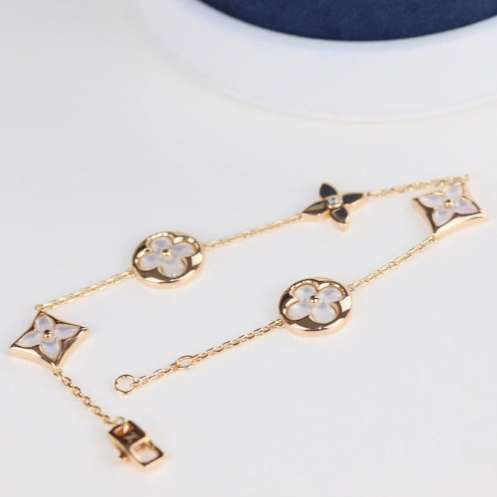 [Cyra]  LEAF CLOVER BRACELET