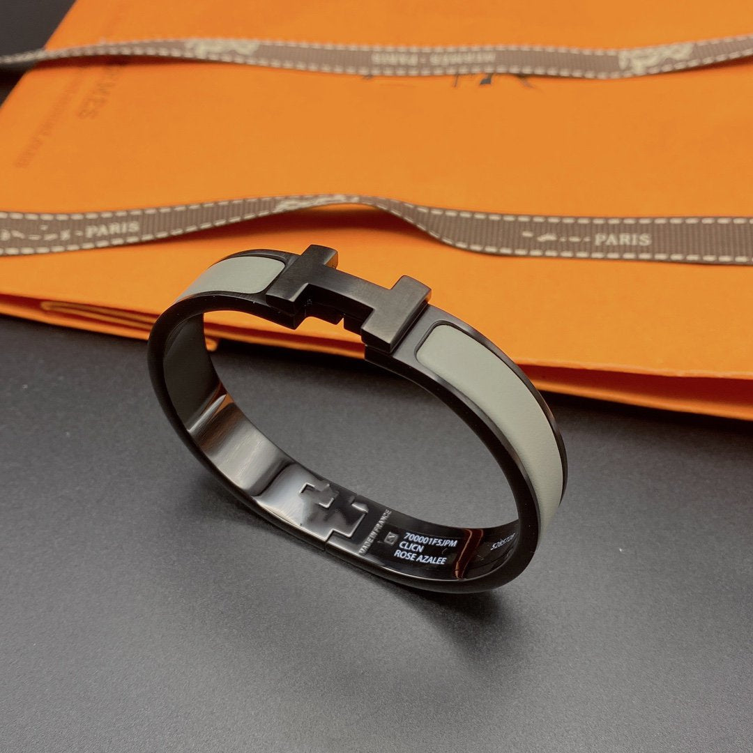 [Cyra]  CLIC HM SO BLACK GREY BRACELET